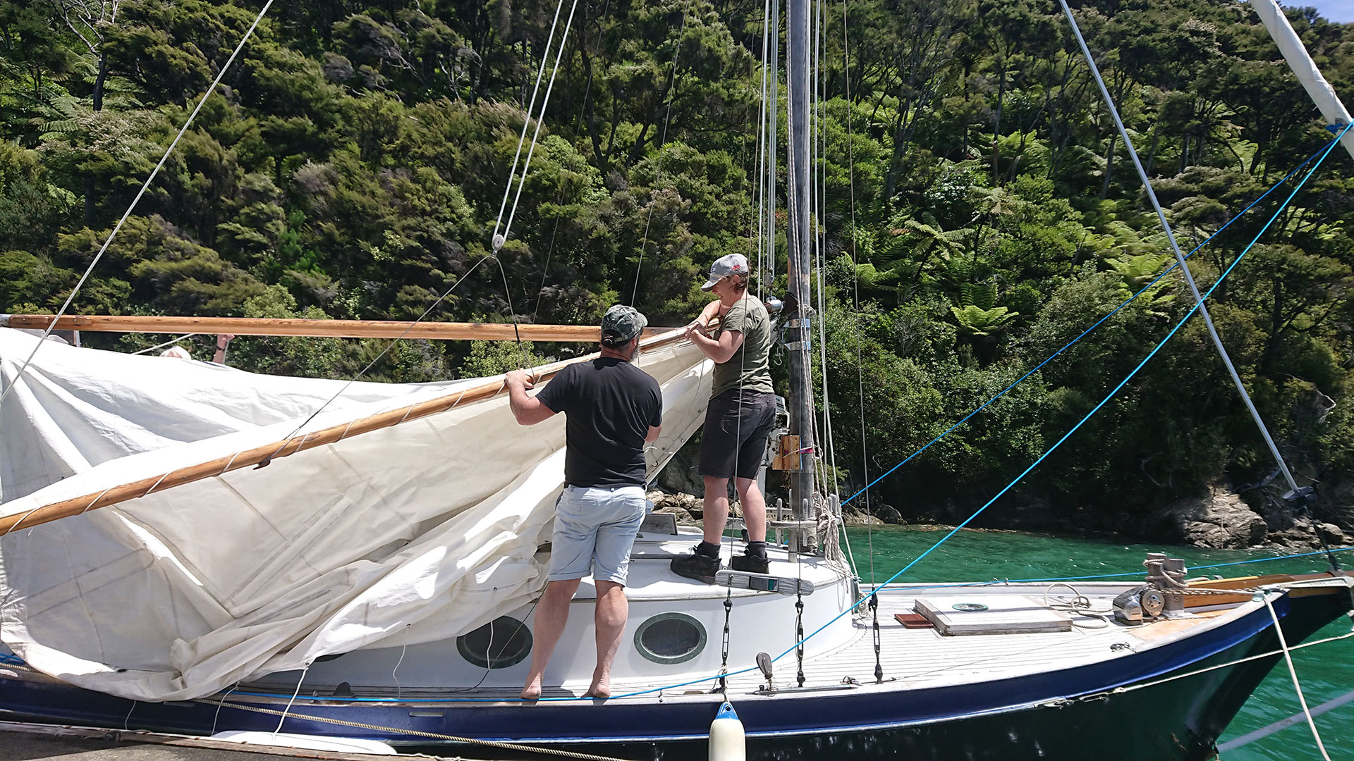 rigging a yacht