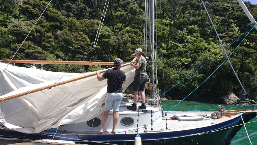 rigging a yacht